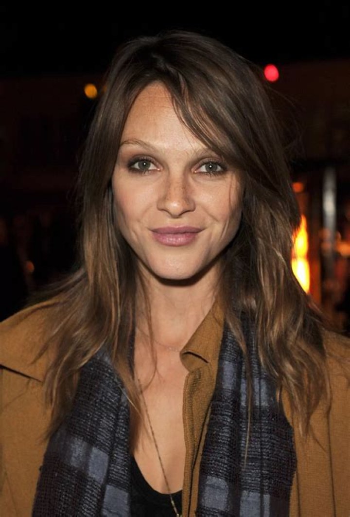 
Actress Beau Garrett Has Made A Fortune From Her Iconic Advertisement Shoots 