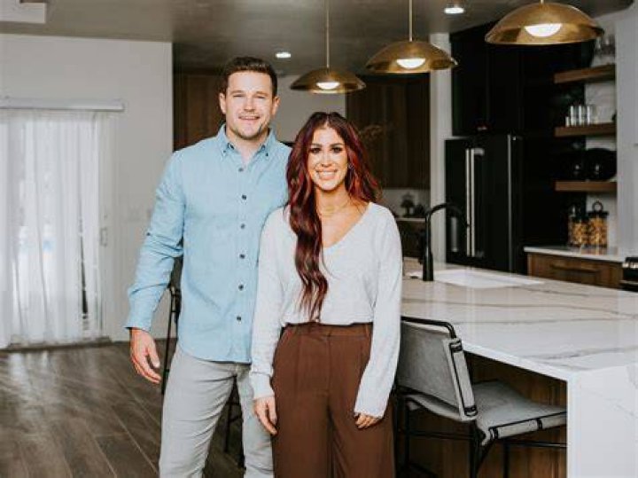 
“Amazing”: Down Home Fab fans glad to see Teen Mom star Chelsea DeBoer thriving in her personal and professional life 