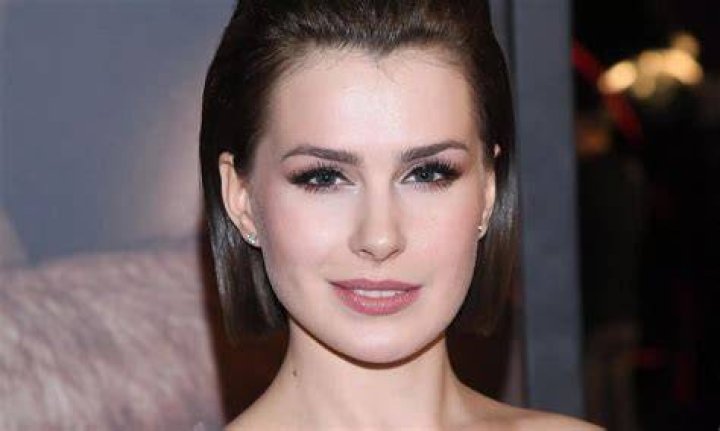 
Anna Maria Sieklucka’s Wiki – Is she married? Net Worth, Age 