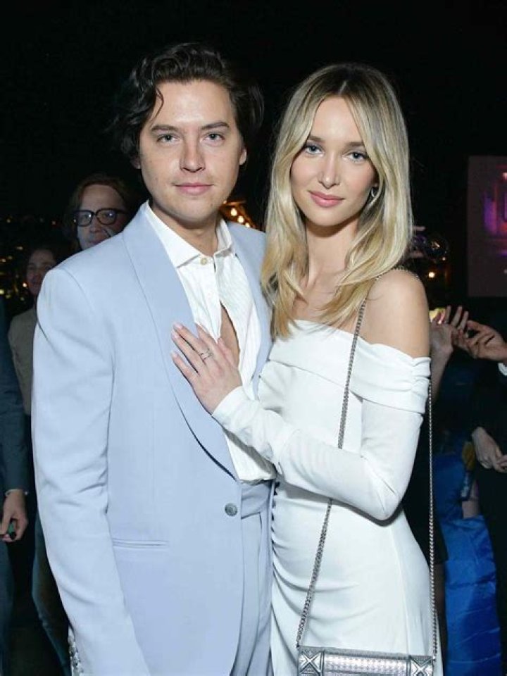 
Cole Sprouse Credits Girlfriend Ari Fournier For Sobriety 