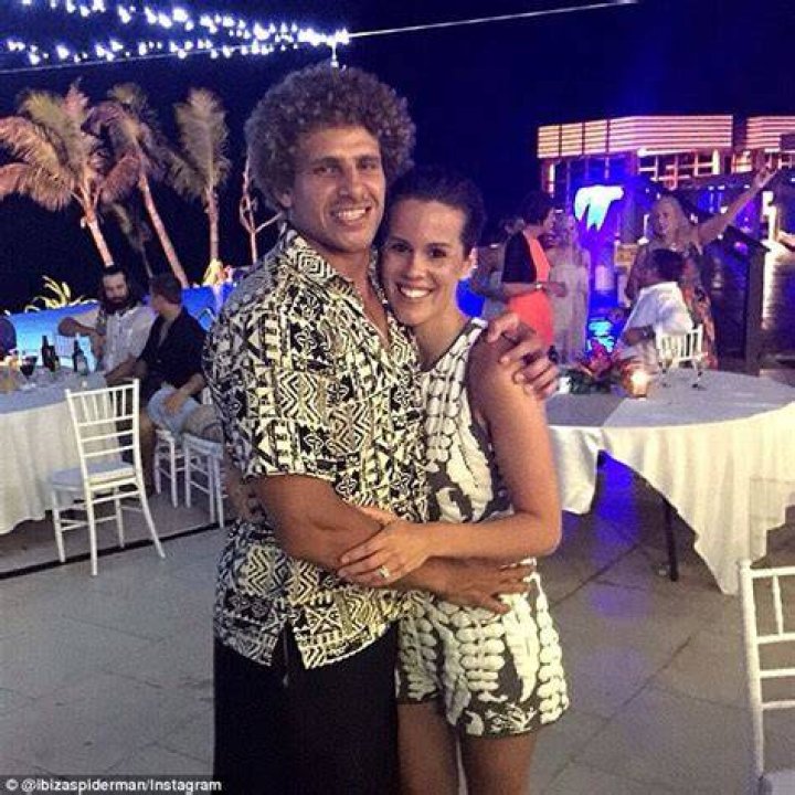 
Eloni Vunakece Wife: Who Is Mel Vunakece? Their Married Life Explored 