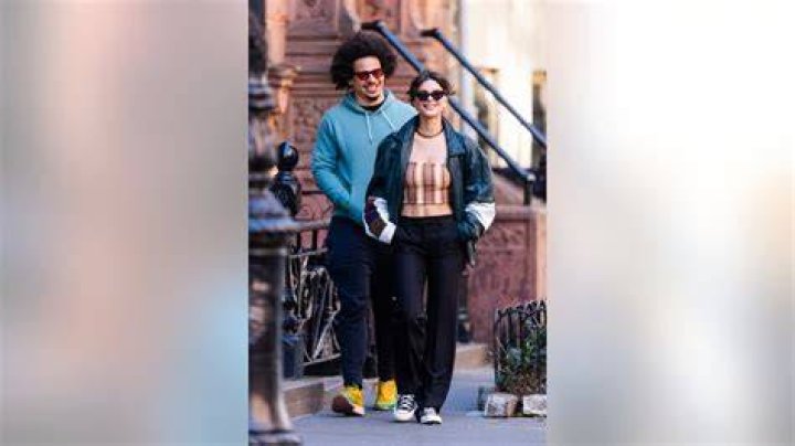 
Emily Ratajkowski and Eric André Get Cozy on Vacation in Cayman Islands 