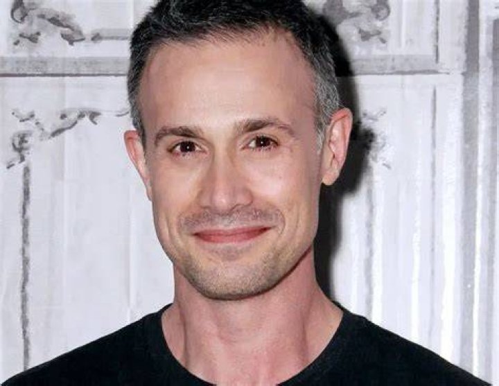 Fredrick James Prinze Jr. Height, Weight, Net Worth, Age, Birthday, Wikipedia, Who, Instagram, Biography