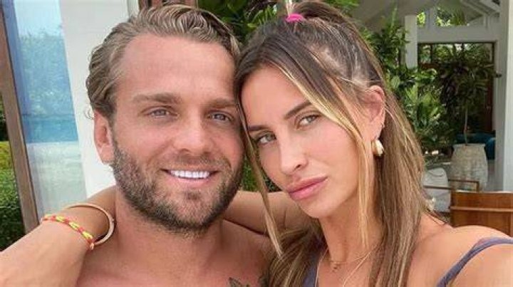 
How Much Money Does Ferne Mccann Dubai Real State Agent Boyfriend Lorri Haines Have? Recent Video Spirals Mayhem 