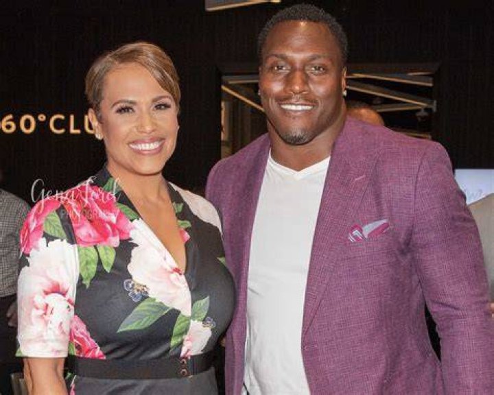 Is Warrick Dunn Married to Wife? Or Dating a Girlfriend?