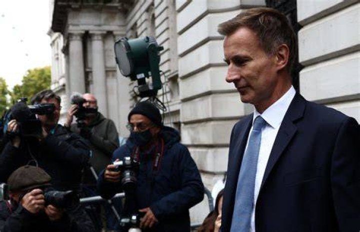 
Jeremy Hunt Accident In 2022, Fans Are Worried About His Health 
