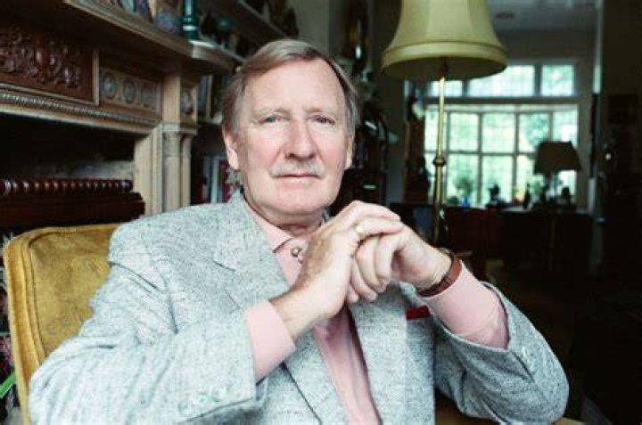 
Leslie Phillips Passed Away At The Age Of 98 