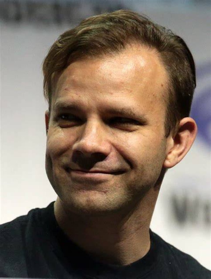 Liam O’Brien is Married to Wife: Amy Kincaid. Kids.