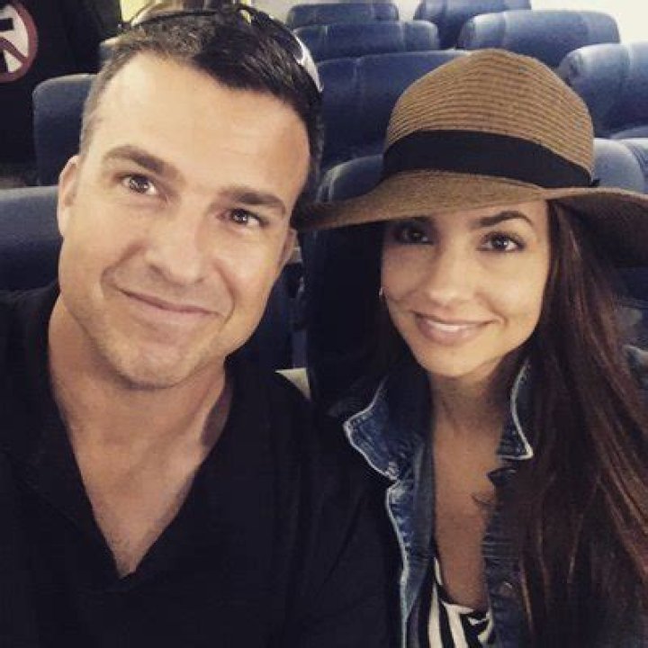 Mario Cristobal is Married to Wife: Jessica Cristobal. Kids
