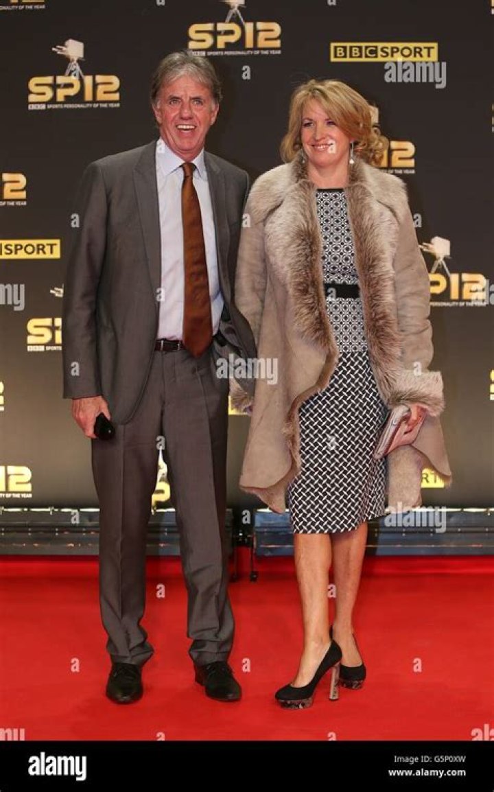 
Meet Mark Lawrenson Wife Susie Lawrenson: What Is He Doing Now After Retirement? 