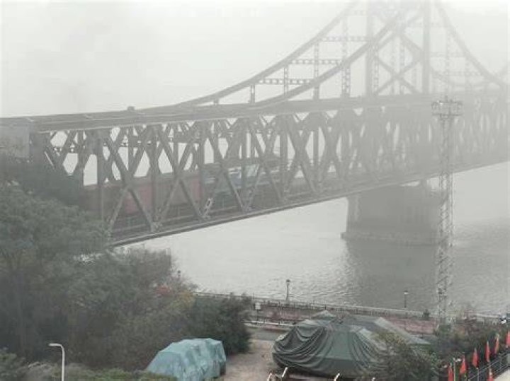 
N.Korea-China freight train service resumes 