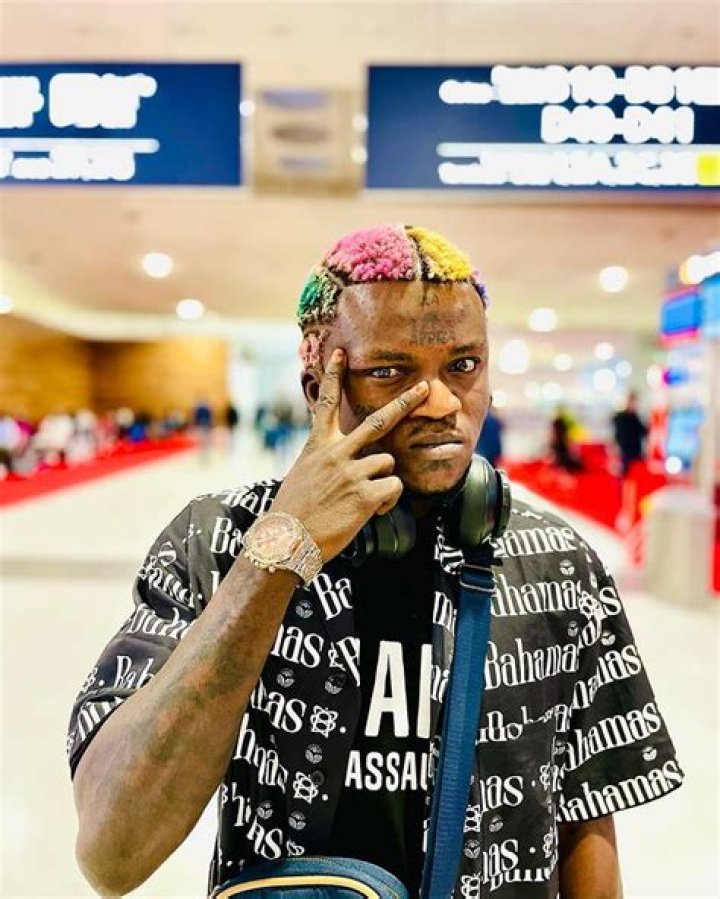 
Portable Goes Berserk As His Range Rover Gets Vandalized By Hoodlums In Lagos 