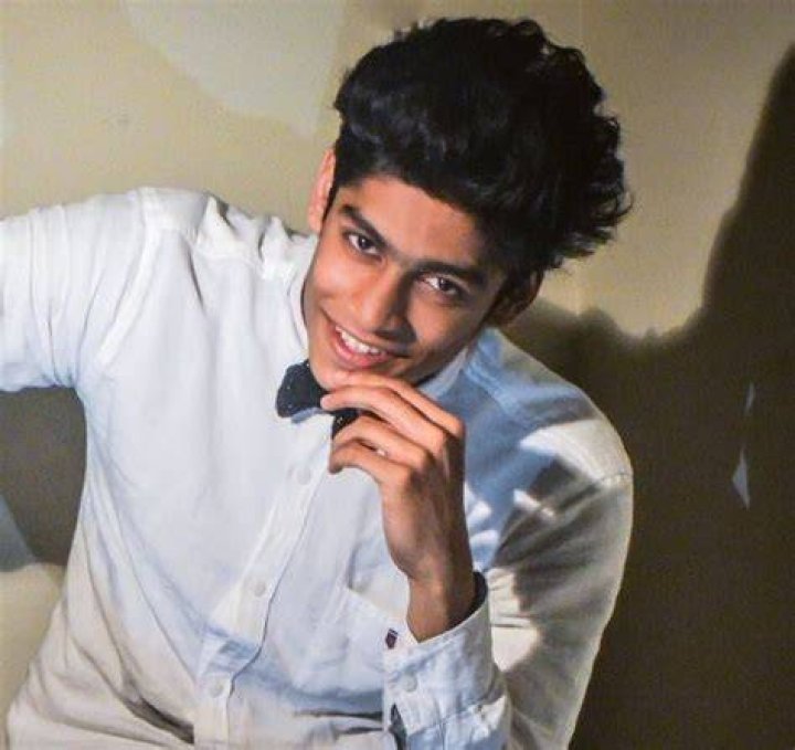Roshan Abdul Rahoof Height, Weight, Net Worth, Age, Birthday, Wikipedia, Who, Instagram, Biography