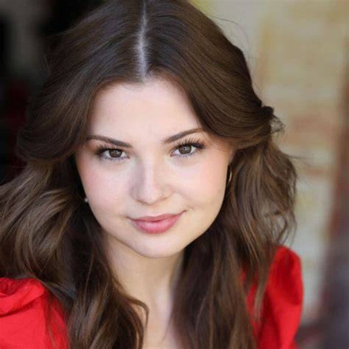 Sophie Pollono Height, Weight, Net Worth, Age, Birthday, Wikipedia, Who, Instagram, Biography