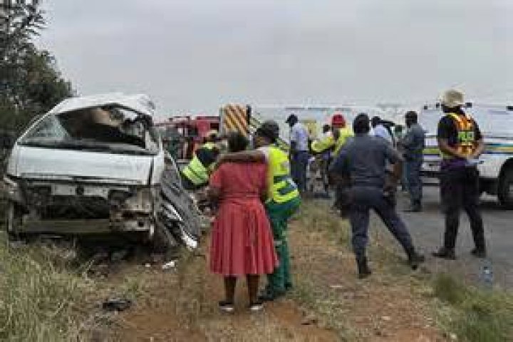 
TN: Six killed on Salem highway as truck collides with minibus 